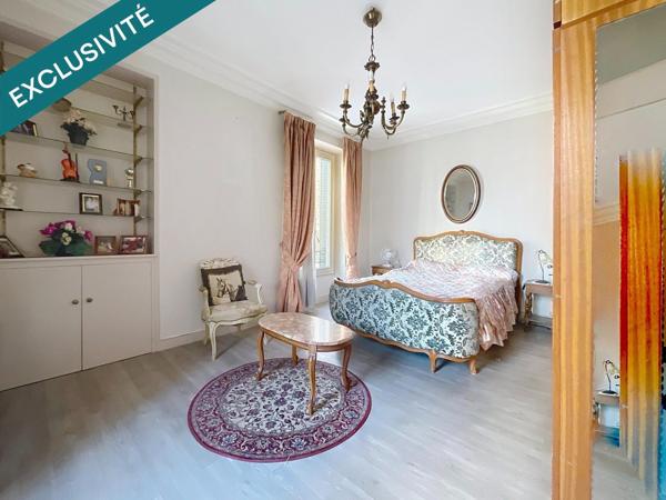 Ensemble immobilier avec maison de 140 m2 sur sous-sol et  deux commerces loués