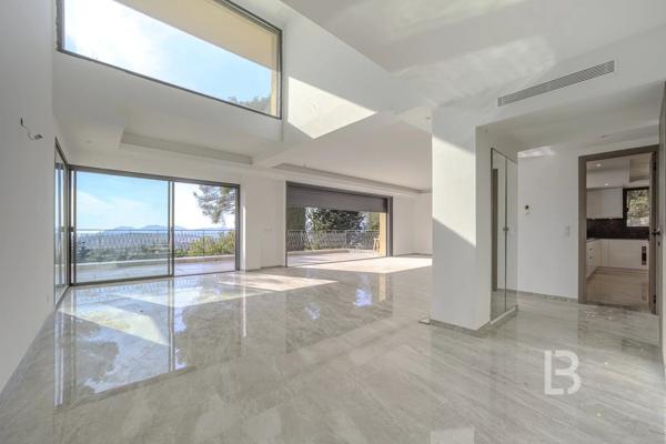 Villa contemporaine de 10 pièces avec vue mer panoramique à vendre à Mougins