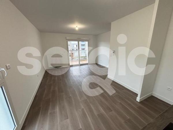 Location 2 Pieces 44 80000 Amiens 25 1643 01 0055