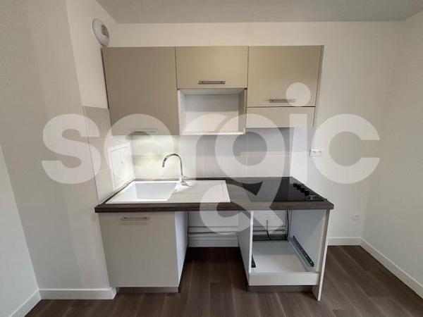 Location 2 Pieces 44 80000 Amiens 25 1643 01 0055