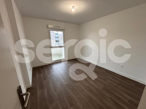Location 2 Pieces 44 80000 Amiens 25 1643 01 0055