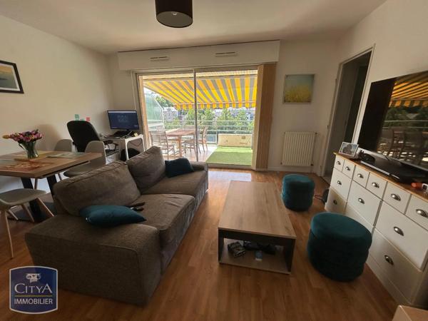 Appartement à louer 3 pièces 60.55m² Laval (53000)
