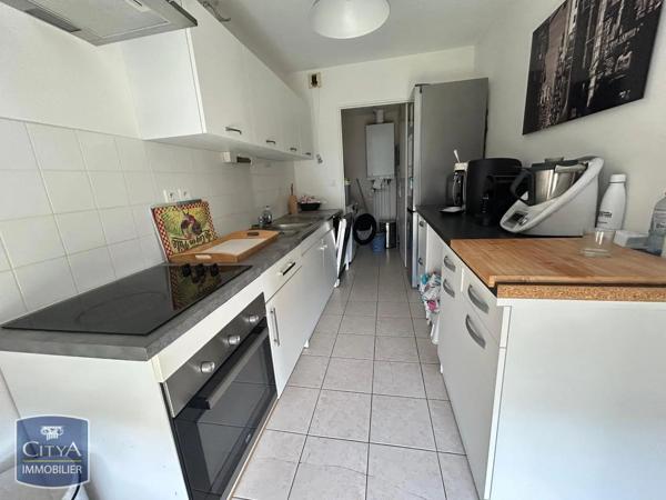 Appartement à louer 3 pièces 60.55m² Laval (53000)