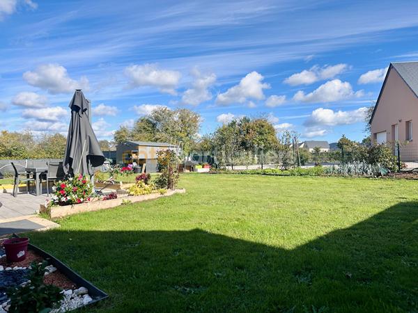 Vente
                Maison115 m² - 6 Pièces -
                    VALOGNES (50700)
