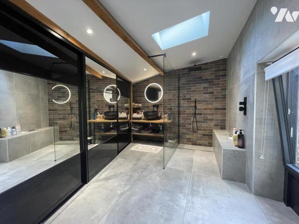 Maison d'habitation d'environ 170 m² habitables sur un terrain de 628 m².