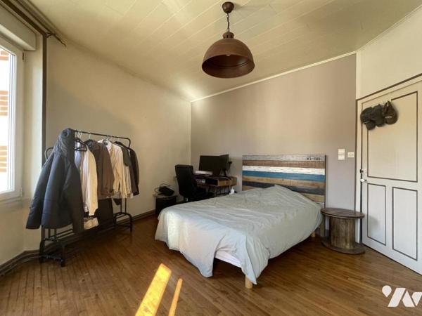 Maison d'habitation d'environ 170 m² habitables sur un terrain de 628 m².