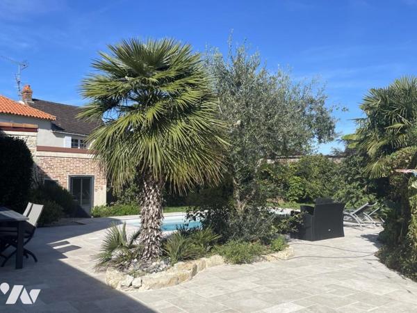 Maison d'habitation d'environ 170 m² habitables sur un terrain de 628 m².