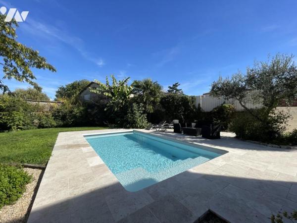 Maison d'habitation d'environ 170 m² habitables sur un terrain de 628 m².