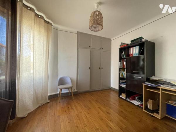 Maison d'habitation d'environ 170 m² habitables sur un terrain de 628 m².