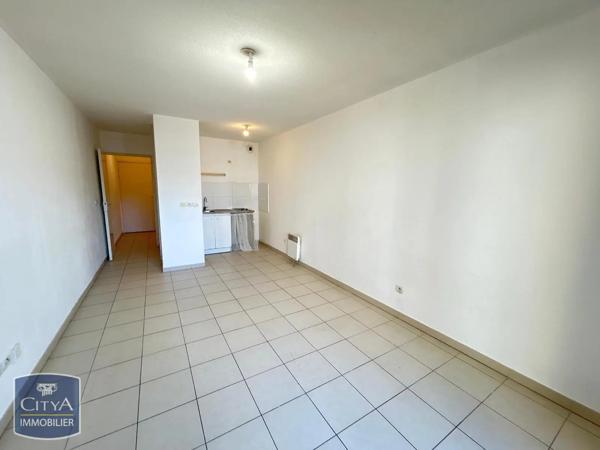 Appartement à louer 1 pièce 27.15m² La Seyne-sur-Mer (83500)