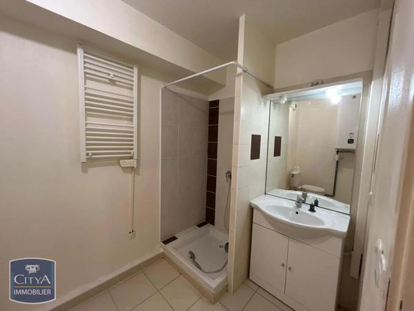Appartement à louer 1 pièce 27.15m² La Seyne-sur-Mer (83500)