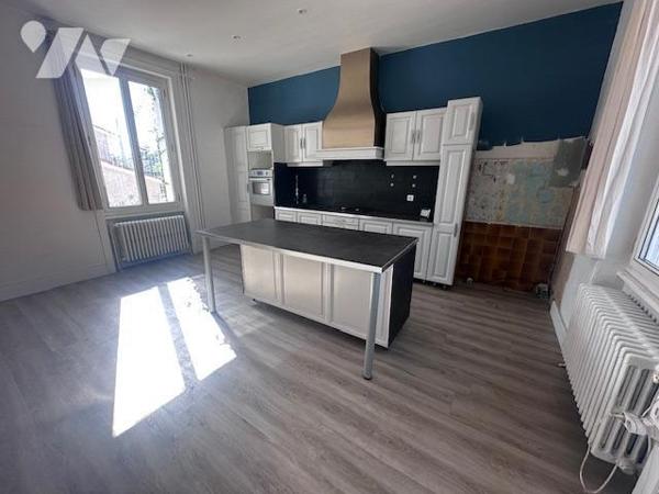 St Rambert, maison T6 de 142m² + veranda