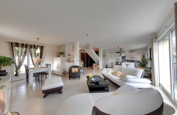 Maison Grisy Suisnes 7 pièces 170 m2 sur sous-sol total de 95 m² Classe énergie B