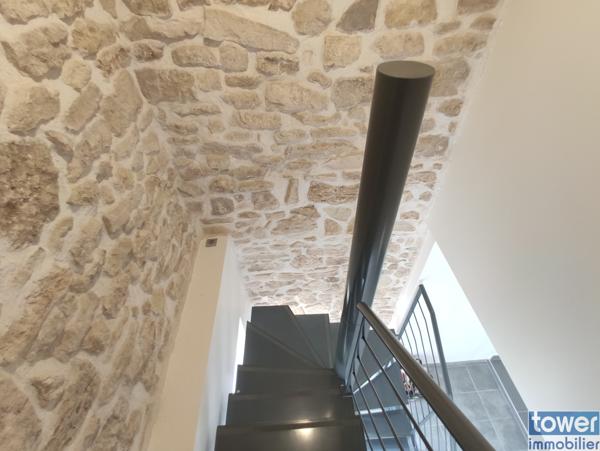 Jolie Maison rénovée avec terrasse et garage