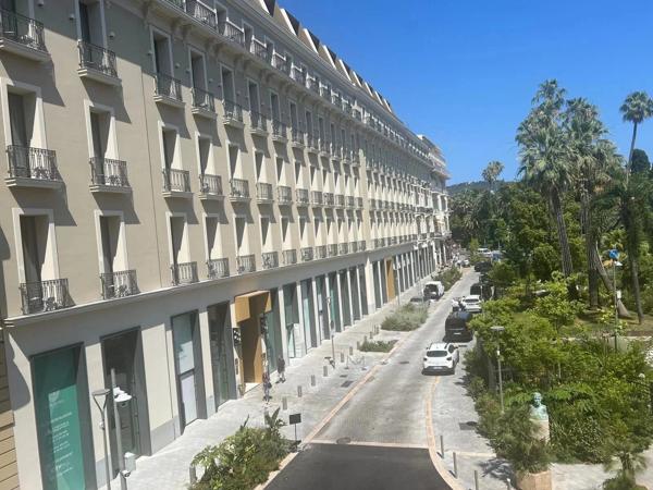 MURS COMMERCIAUX 315 M²