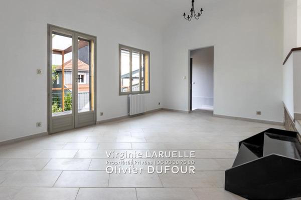 Rouen Mont-Gargan CHU, ensemble de 2 maisons avec jardin et 2 garages