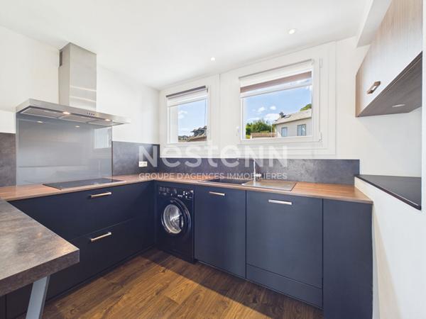 Aurillac centre-ville, à vendre appartement 3 pièces, rénové, avec balcon sans vis à vis, cave et garage.