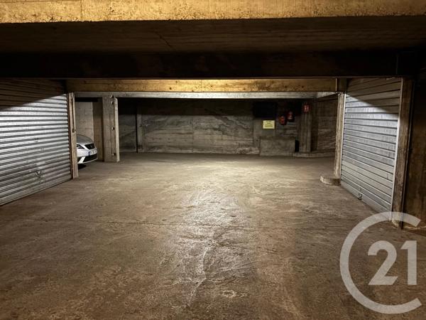 Parking à vendre  20 m 2   ST ETIENNE  - 42