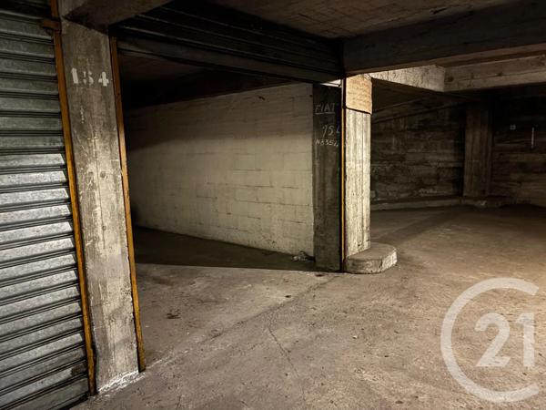 Parking à vendre  20 m 2   ST ETIENNE  - 42