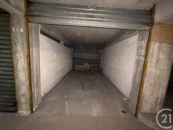 Parking à vendre  20 m 2   ST ETIENNE  - 42
