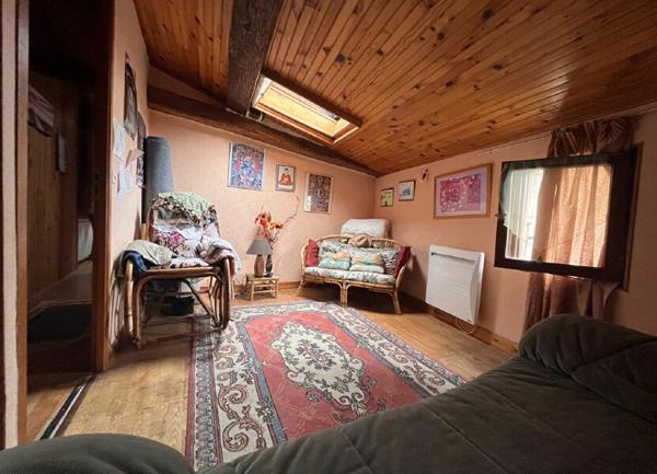 Immeuble à vendre    3 pièces •  Niort