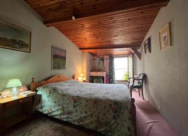 Immeuble à vendre    3 pièces •  Niort