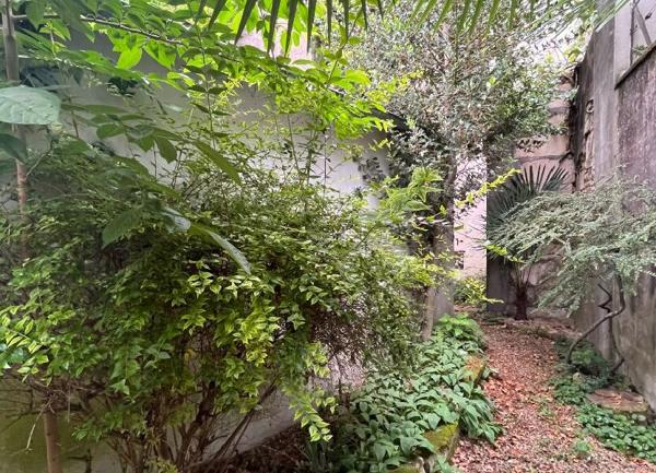 Immeuble à vendre    3 pièces •  Niort