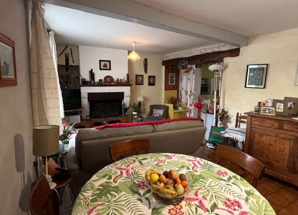 Immeuble à vendre    3 pièces •  Niort