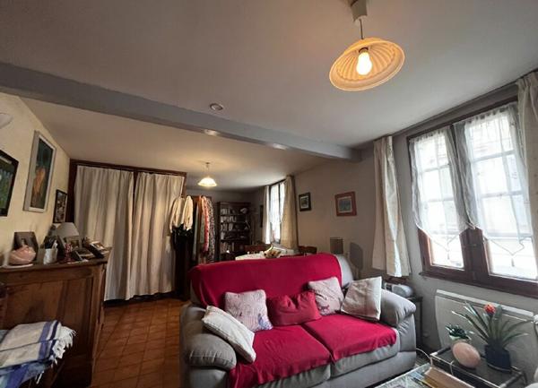 Immeuble à vendre    3 pièces •  Niort