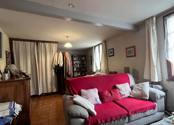 Immeuble à vendre    3 pièces •  Niort