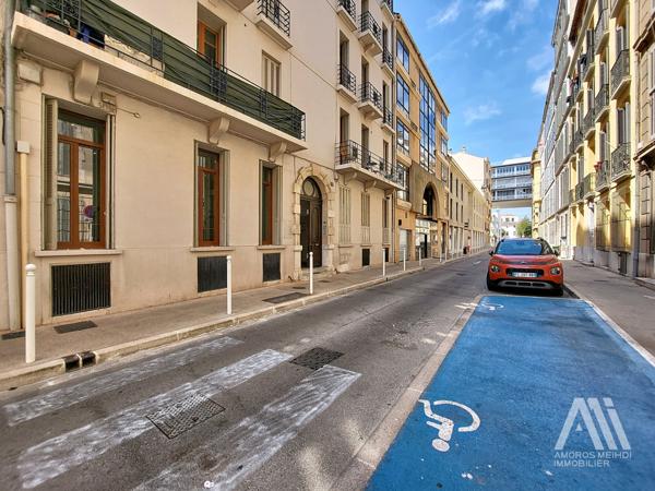 Toulon (83000) Bureau T4 à Toulon - Haute ville