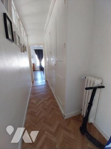 Appartement à Vendre à Vitré (35500) en Ille-et-Vilaine (35)

Cet appartement de 45.10 m² est...