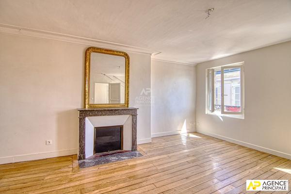 Versailles Notre-Dame Appartement 2/3 pièces de 63 m² carrez situé au 4ème et dernier étage avec cave €450 000 ** - Référence 26735