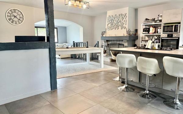 Maison à vendre    9 pièces • 140 m2 Morangis