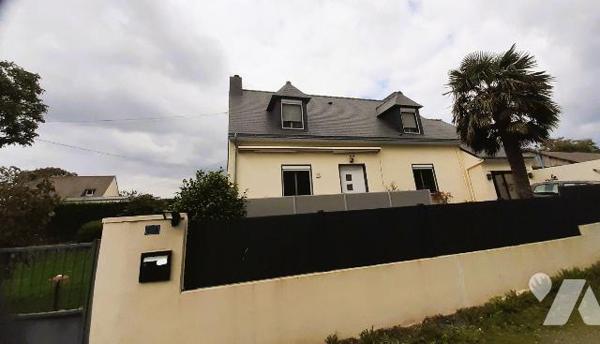 Maison rénovée 5 chambres - Calme & campagne - Noyal-Pontivy (56920)

À seulement quelques mi...