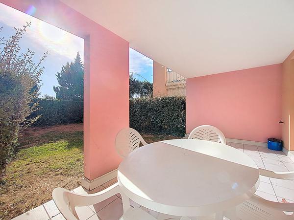 Saint-Aygulf, T2, proche mer, parking, cave, piscine