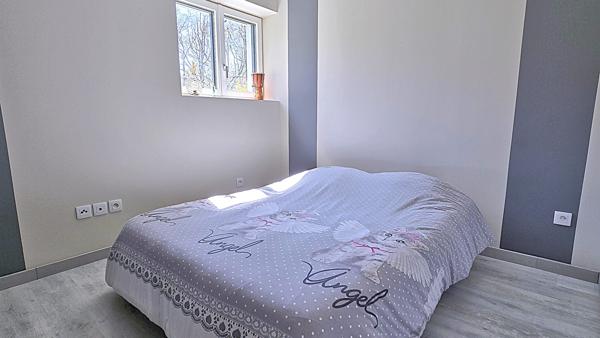 VENTE 25MN NORD DE L’AÉROPORT MAISON CONTEMPORAINE 7 PIÈCES + SOUS-SOL SUR 5000M²