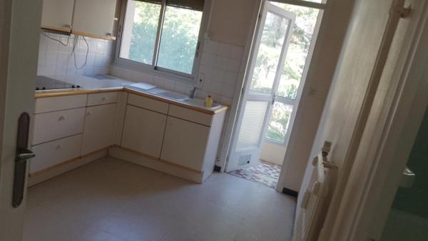 Vente / Appartement T4 à Nîmes (30000)
