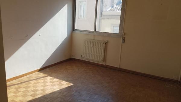 Vente / Appartement T4 à Nîmes (30000)