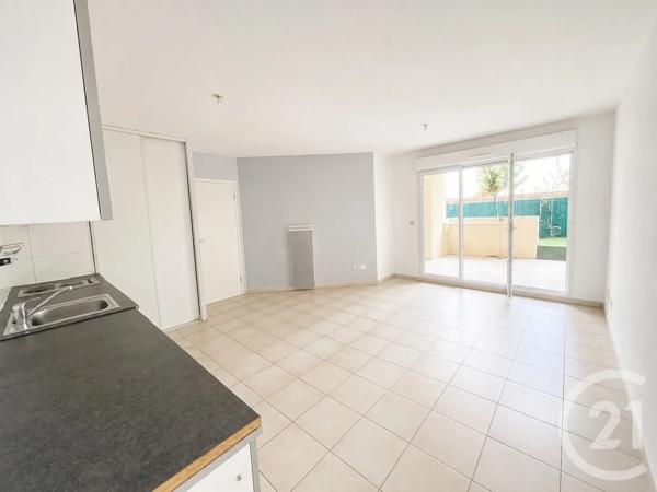Appartement F2 à vendre  2 pièces - 40,71 m 2   TOULON  - 83
