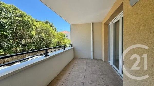Appartement F2 à vendre  2 pièces - 40,71 m 2   TOULON  - 83