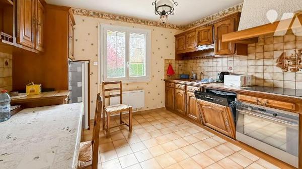 Maison d'habitation de plain pied de 82m² sur une parcelle de 1071m² située sur la commune de S...