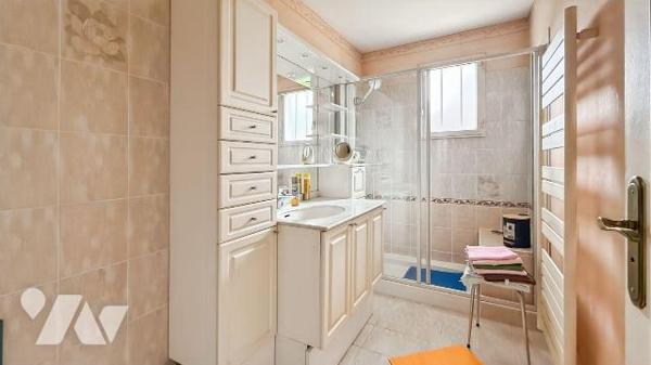 Maison d'habitation de plain pied de 82m² sur une parcelle de 1071m² située sur la commune de S...