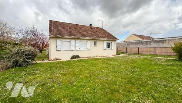 Maison d'habitation de plain pied de 82m² sur une parcelle de 1071m² située sur la commune de S...