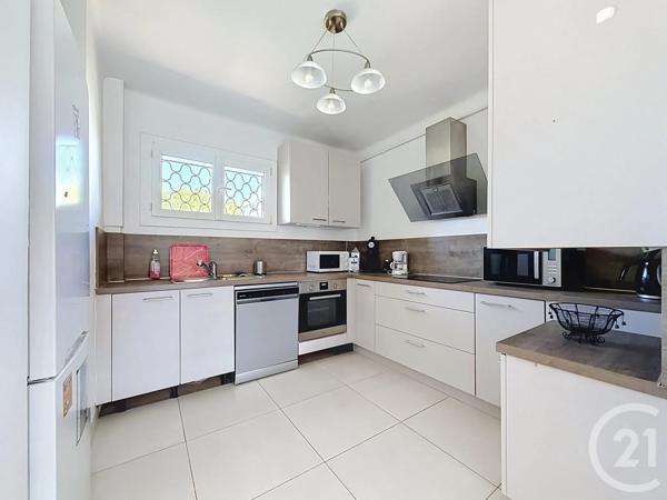 Appartement T3 à vendre  3 pièces - 62,96 m 2   ST RAPHAEL  - 83
