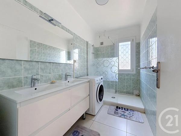 Appartement T3 à vendre  3 pièces - 62,96 m 2   ST RAPHAEL  - 83