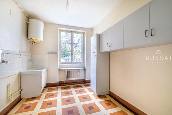 Vente appartement 1 pièce et cuisine - Lyon 6 Mairie - à rénover
