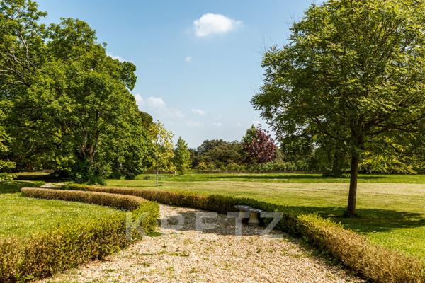 Château avec activité commerciale clé en mains