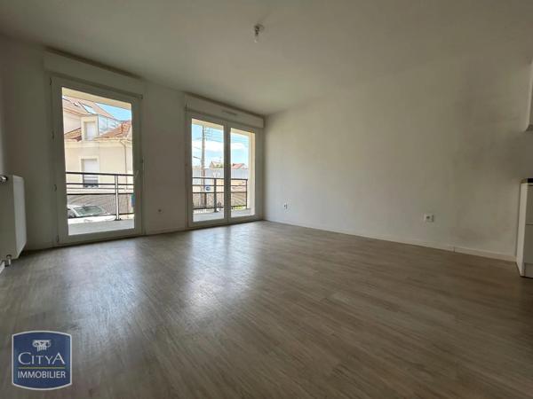 Appartement à louer 2 pièces 41.15m² Montlhéry (91310)