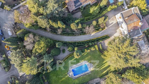BASTIDE DU XIX EME AVEC JARDIN